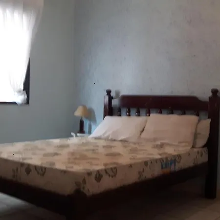 Apartamento no Guaujá/SP, c/ 2 q., 72 m2. Uma vaga na garagem-2